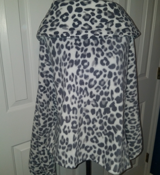Snow Leopard Wrap - Picture 2 of 8